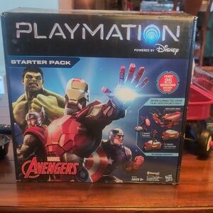 Marvel Avengers Playmation Starter Pack with Red and Green